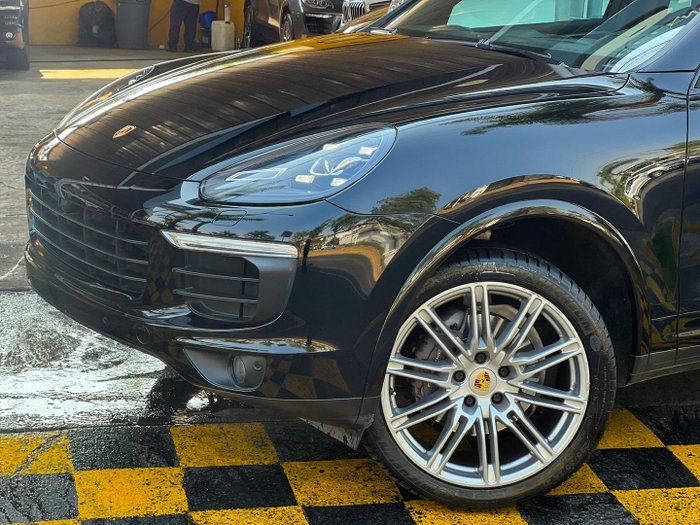 2018 Porsche Cayenne Platinum Edition