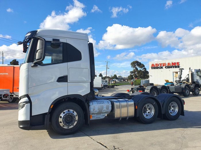 2023 Iveco S-Way AS700