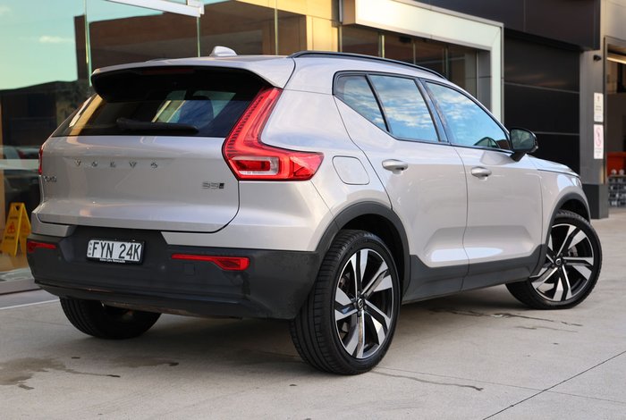 2023 Volvo XC40 Ultimate B5 Dark