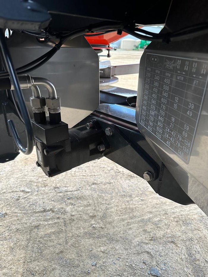 2023 Kubota Dsx-W Geospread Orange