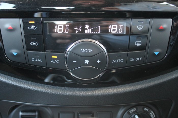 2024 Nissan Navara ST-X