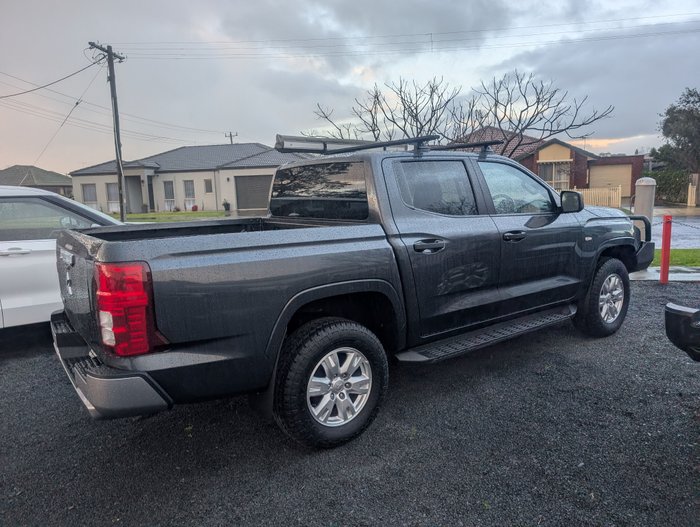 2025 Mitsubishi Triton GLX+