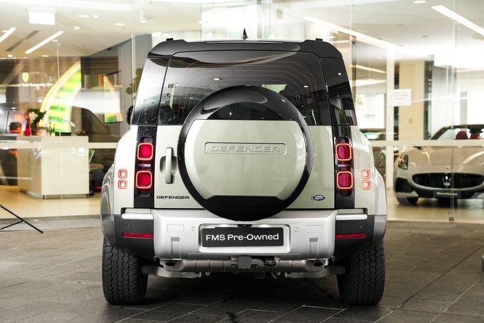 2023 Land Rover Defender 110 P400 S