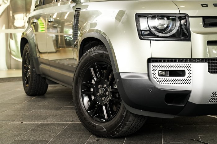 2023 Land Rover Defender 110 P400 S