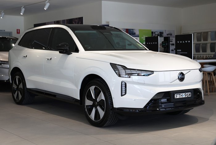 2025 Volvo EX90 Plus Twin Motor