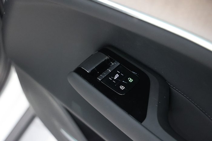 2025 Volvo EX90 Plus Twin Motor