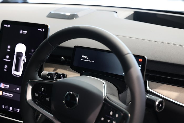 2025 Volvo EX90 Plus Twin Motor