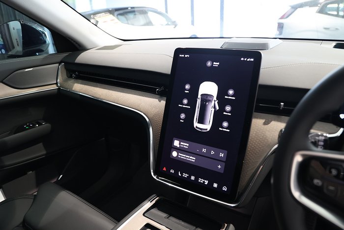 2025 Volvo EX90 Plus Twin Motor