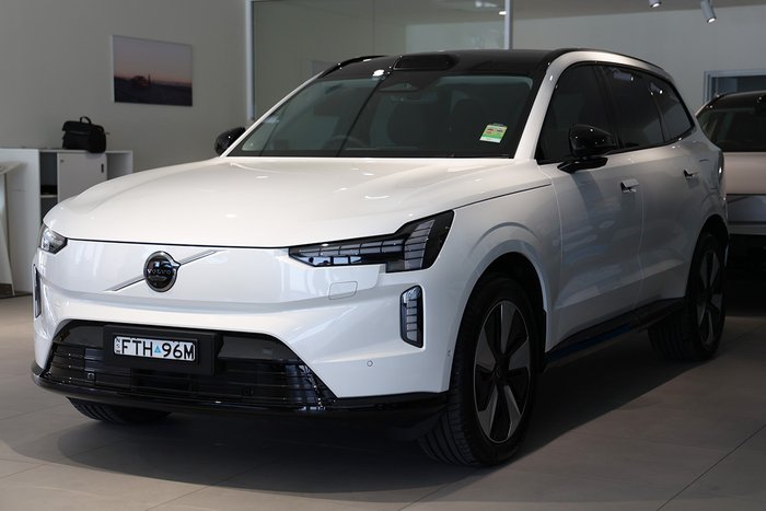 2025 Volvo EX90 Plus Twin Motor