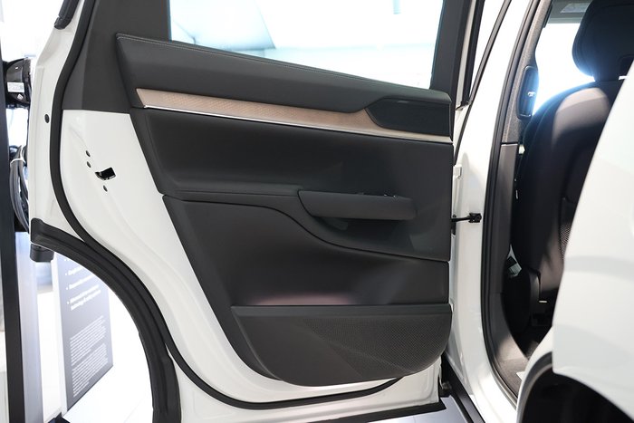 2025 Volvo EX90 Plus Twin Motor