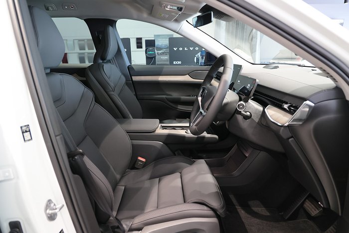 2025 Volvo EX90 Plus Twin Motor