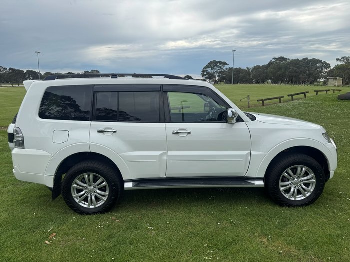 2017 Mitsubishi Pajero GLS
