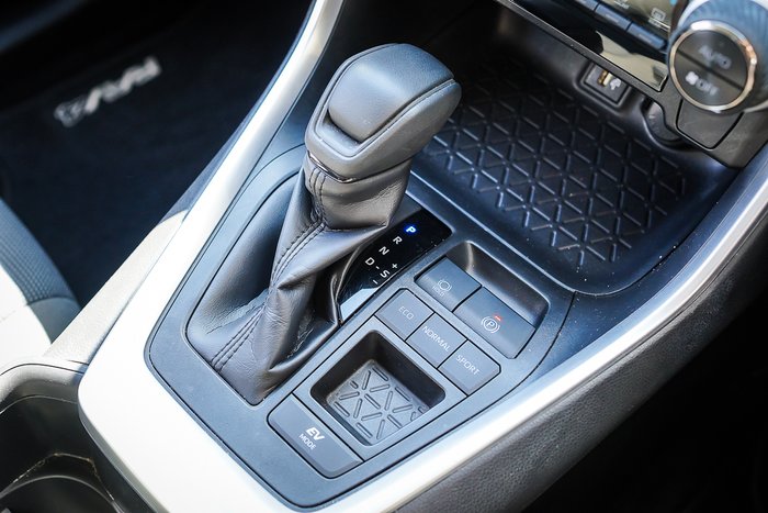 2024 Toyota RAV 4 Hybrid GX-2WD