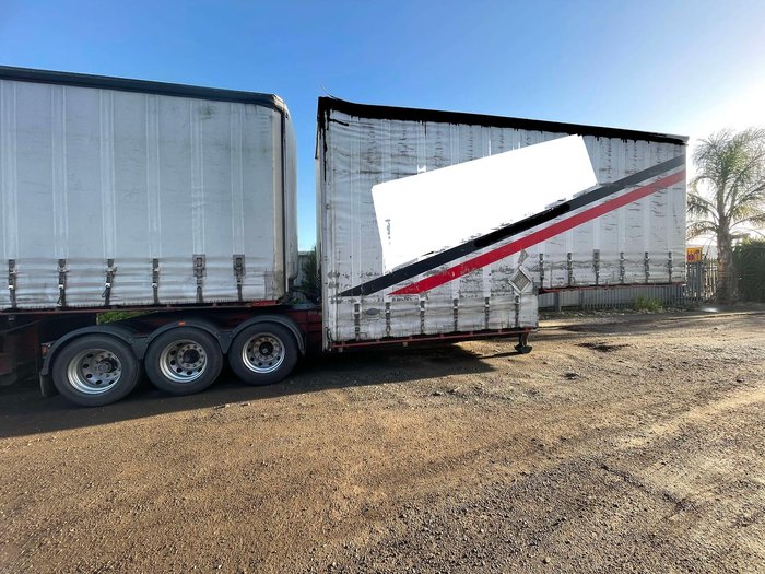 1999 Maxitrans B Double Curtainsider Double Drop Deck Combination