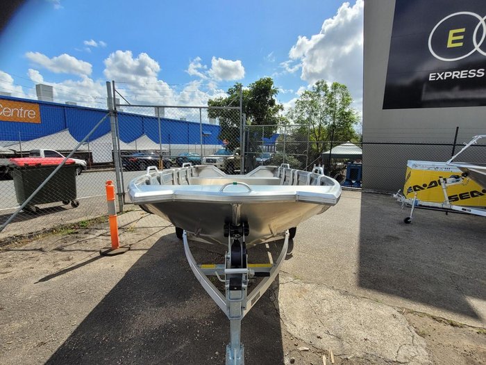 2023 QUINTREX 420 Explorer