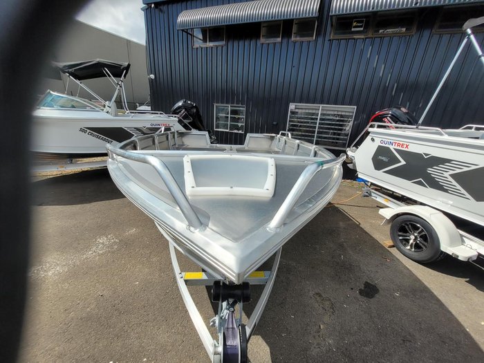 2026 QUINTREX 420 Busta