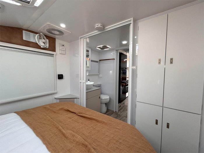 2025 Wonderland RV Hornet 2200 Rear Club Lounge