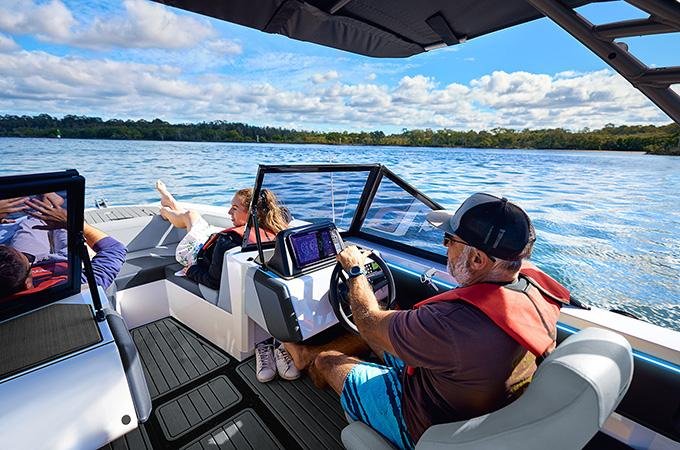 2024 QUINTREX 555 Freestyler X 150 S