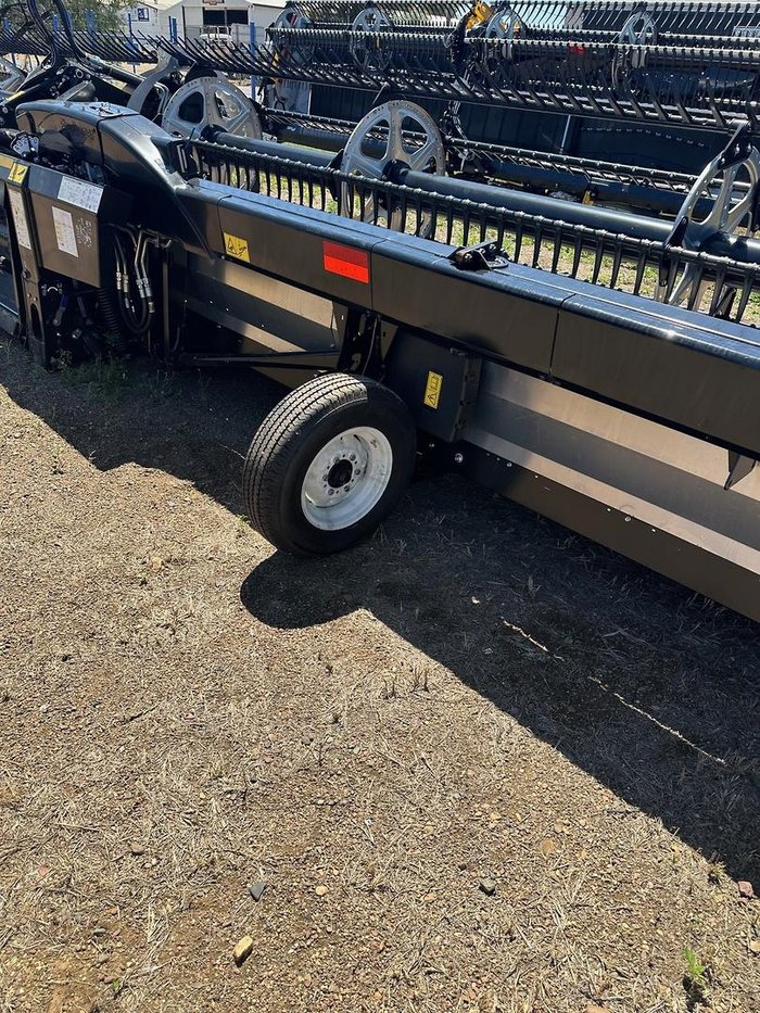 2025 MacDon Fd241 Flex Front