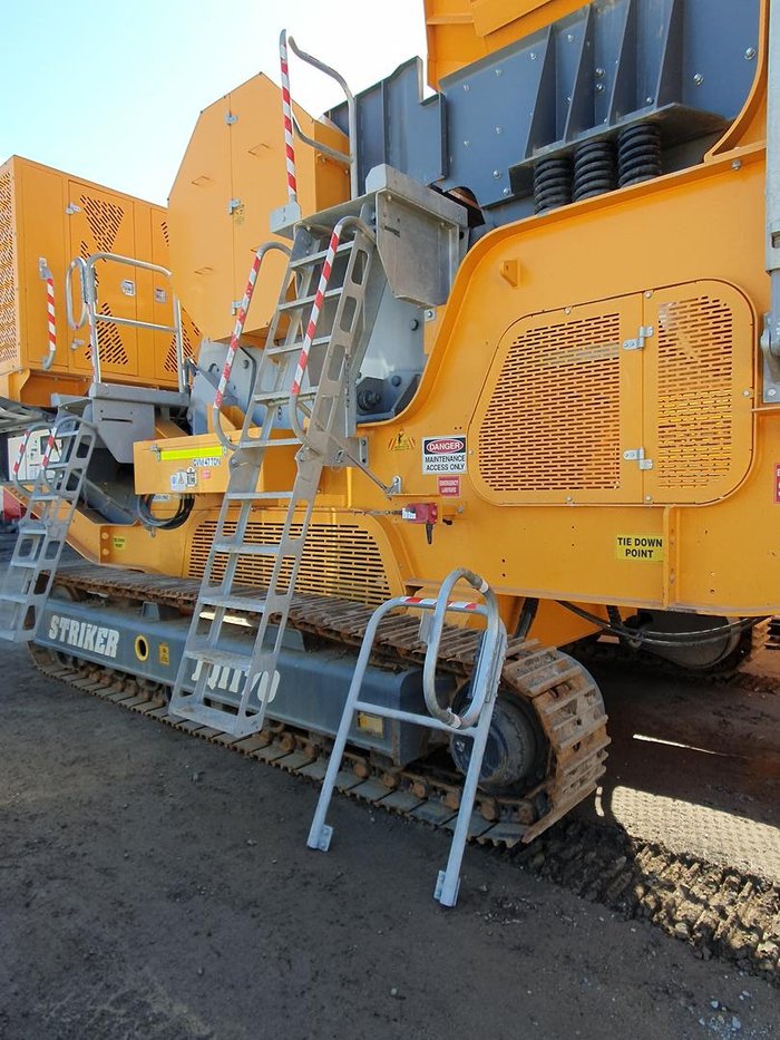 2022 Striker JQ1170 Yellow