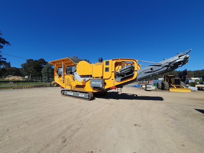 2022 Striker JQ1170 Yellow