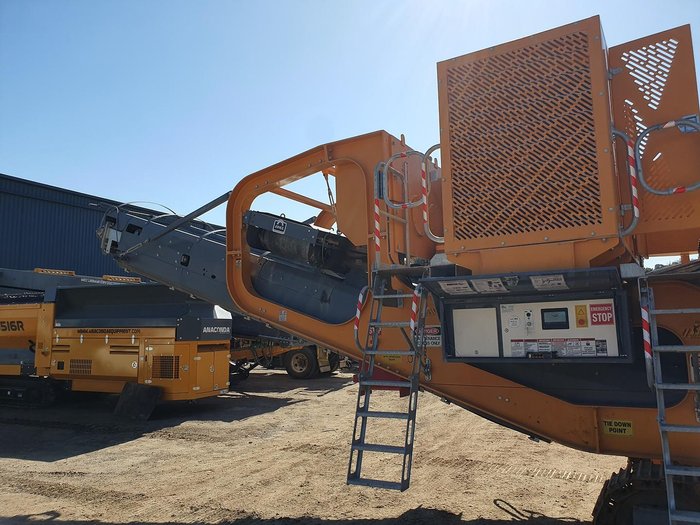 2022 Striker JQ1170 Yellow