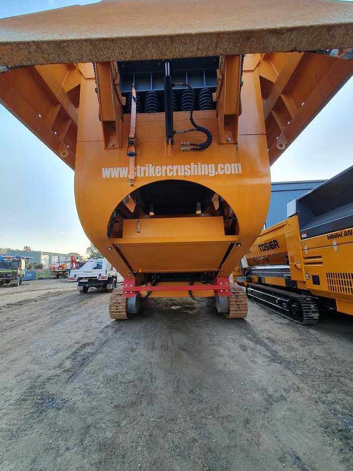 2022 Striker JQ1170 Yellow