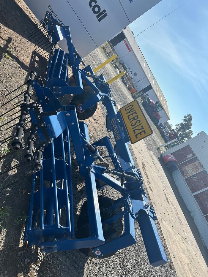 2023 Grizzly Wheel Track Renovator Blue