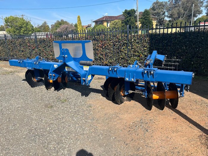 2023 Grizzly Wheel Track Renovator Blue