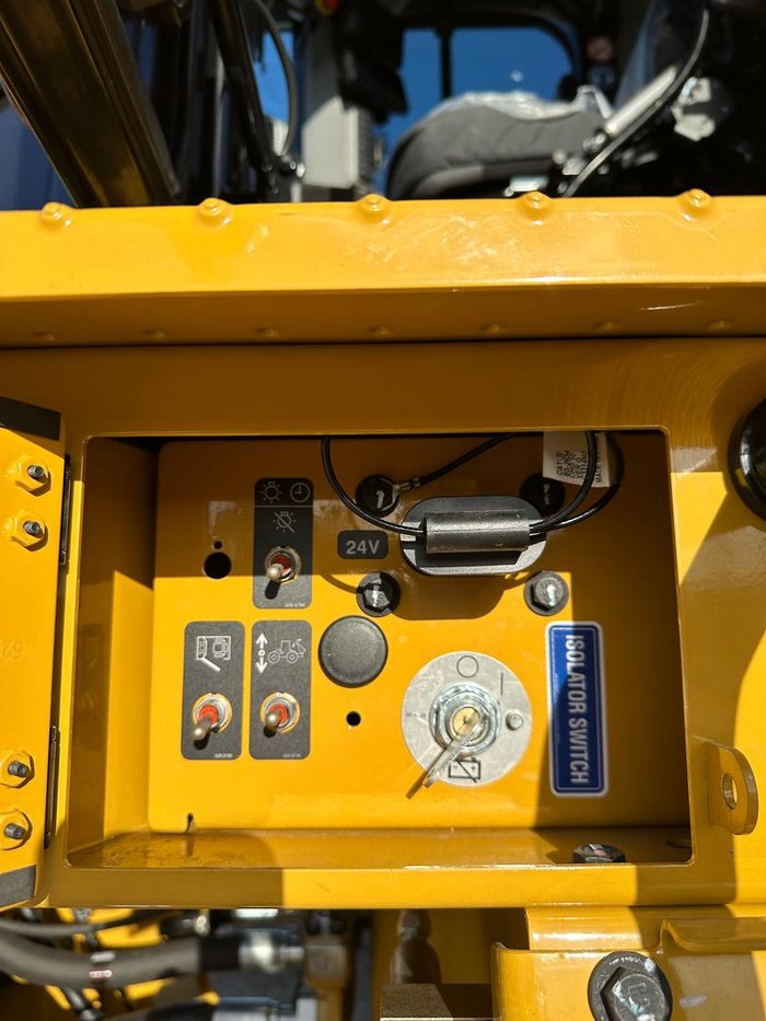 2023 Caterpillar 980M Yellow