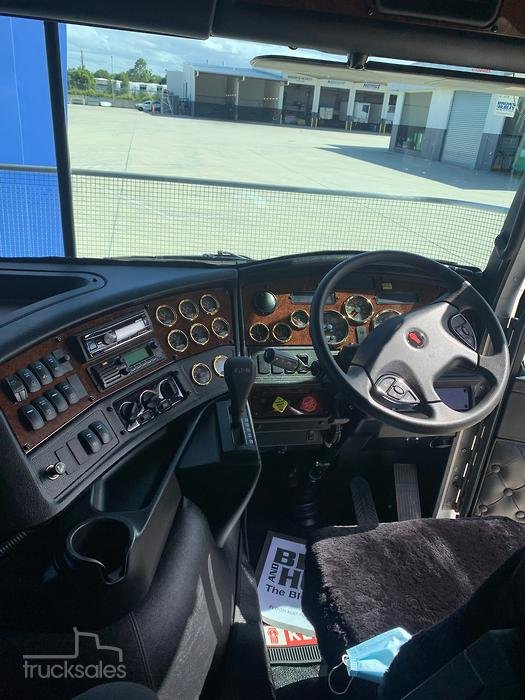  Kenworth K200 