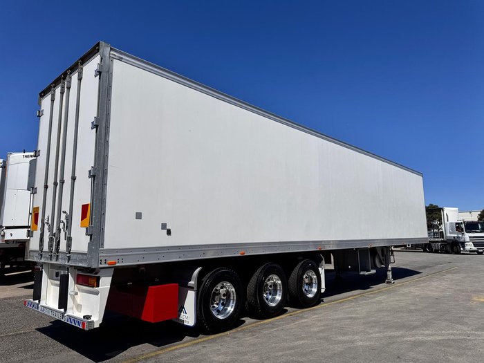 2014 Maxitrans 24 Pallet, -23 Freezer Double Stacker, Rear Evap
