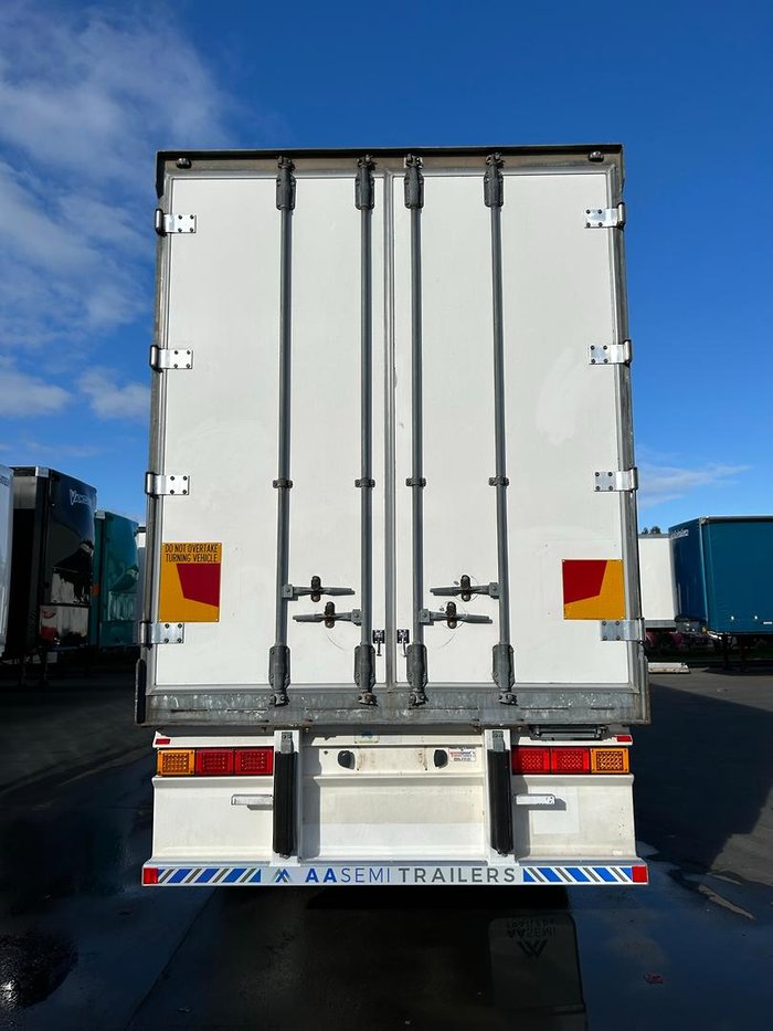 2014 Maxitrans St3 Od 24 Pallet -23 Freezer, Rear Eavp
