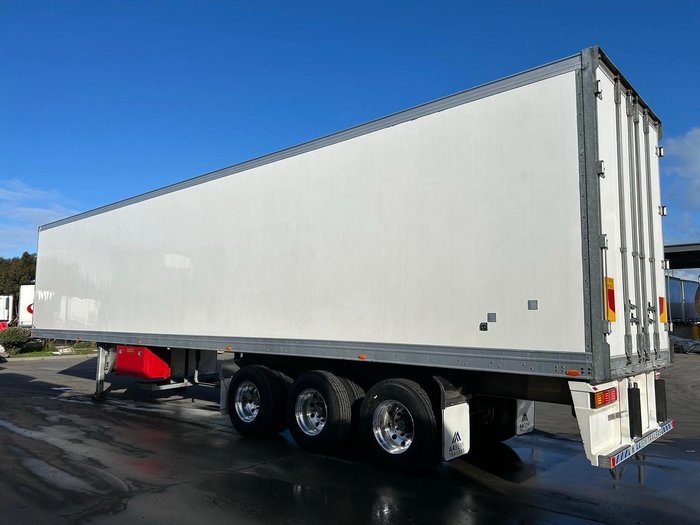 2014 Maxitrans St3 Od 24 Pallet -23 Freezer, Rear Eavp