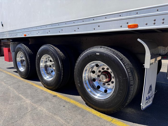 2014 Maxitrans 24 Pallet, -23 Freezer Double Stacker, Rear Evap