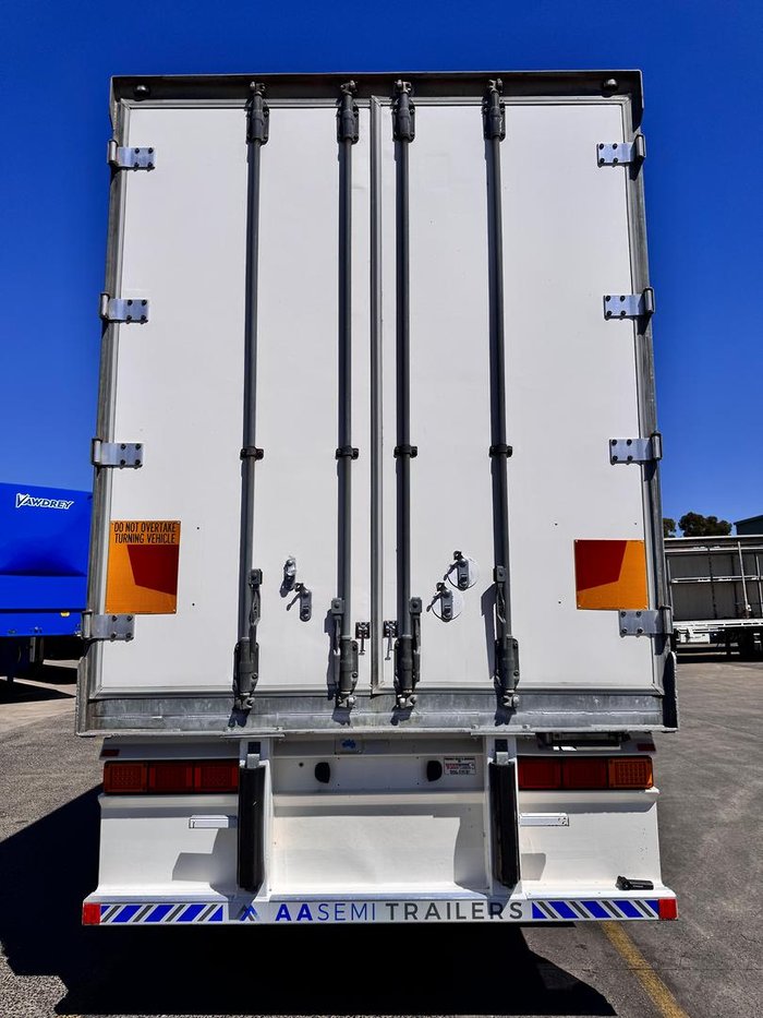 2014 Maxitrans 24 Pallet, -23 Freezer Double Stacker, Rear Evap