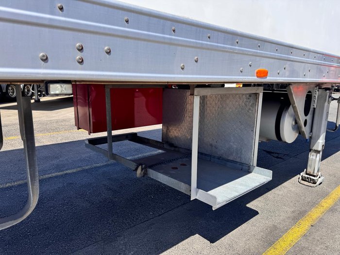 2014 Maxitrans 24 Pallet, -23 Freezer Double Stacker, Rear Evap