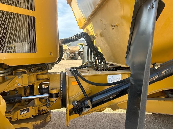 2018 Caterpillar 730