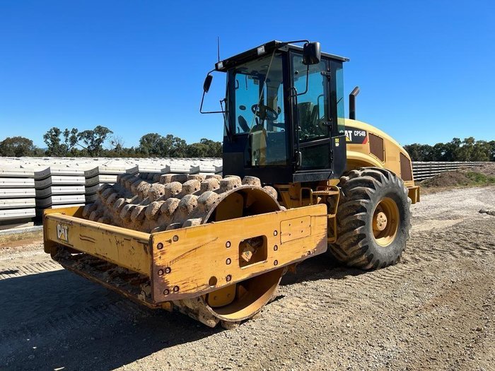 2013 Caterpillar Cp54b