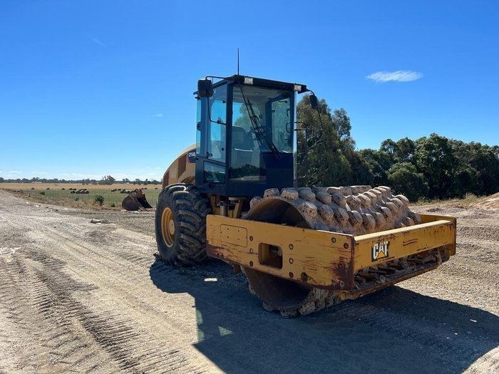 2013 Caterpillar Cp54b