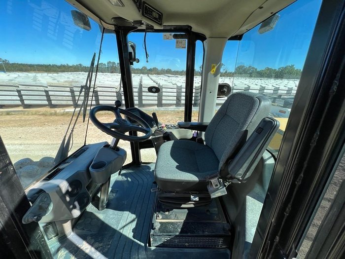 2013 Caterpillar Cp54b