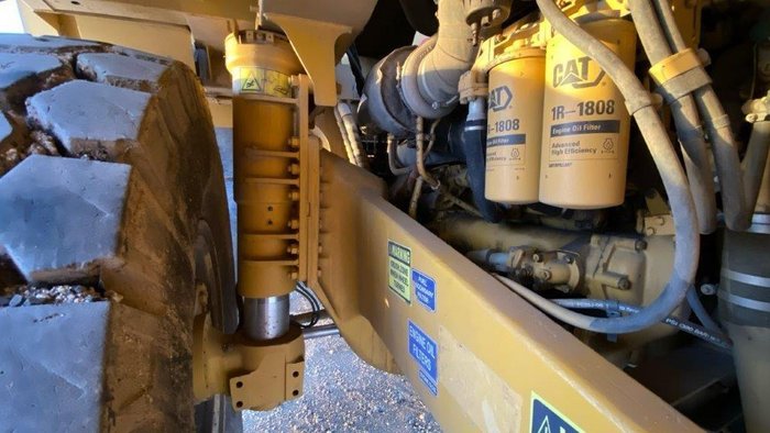 2000 Caterpillar 775D