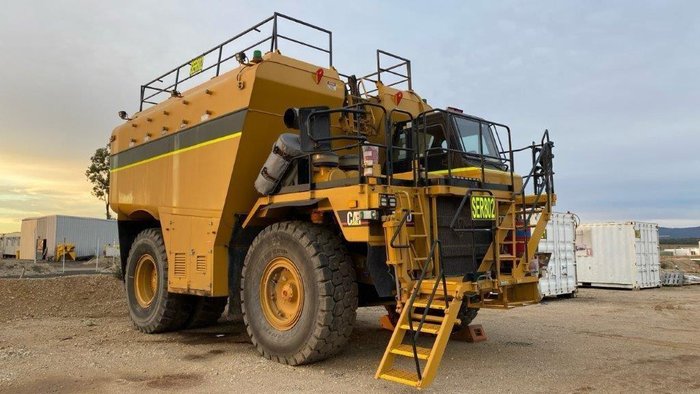 2000 Caterpillar 775D