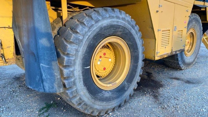 2000 Caterpillar 775D 