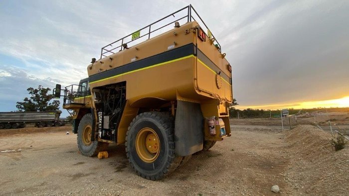 2000 Caterpillar 775D 