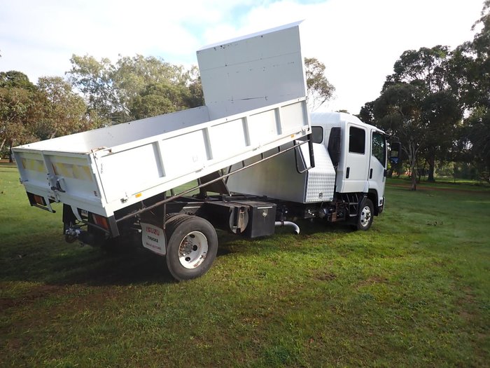 2013 Isuzu Frr 500 WHITE