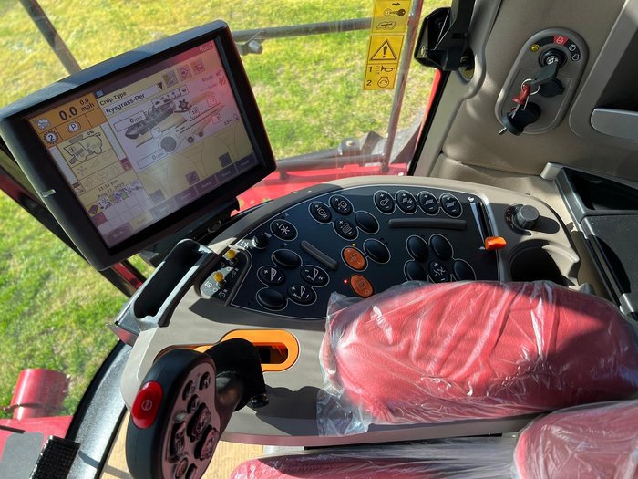 CASE IH 8250 Combine