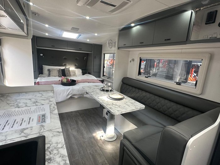 2023 JB Caravans 22' Dirt Road Extreme Family Bunk