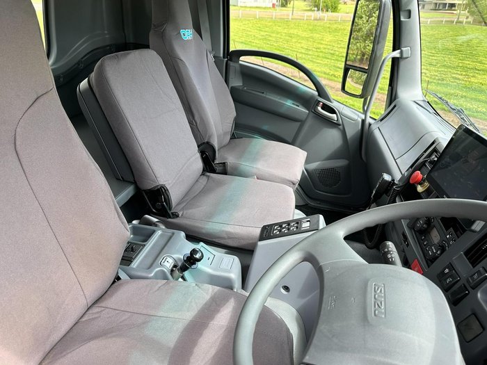 2023 Isuzu Fyj 350