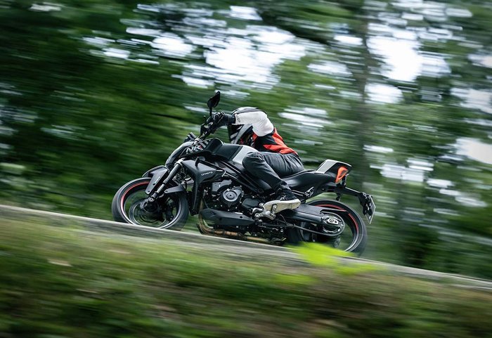 2023 CFMOTO 450NK ABS Nebula Black / Nebula White